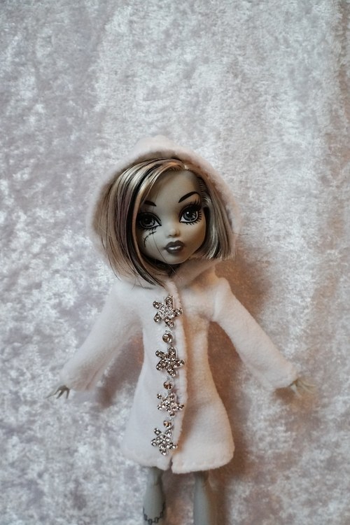 Sněhový kabátek pro Monster High — foto 4