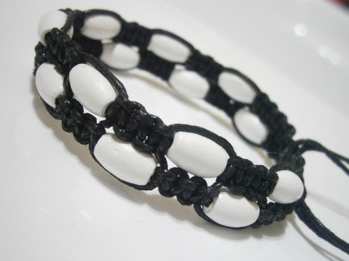 Dvojitý náramek černo-bílý (macramé) — foto 3