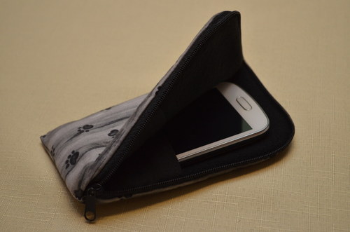 Ťapy, ťap.....šedý obal na mobil — foto 2