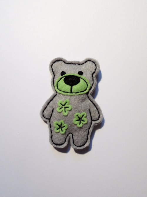 Medvídek Bruno šedozelený brož — foto 3