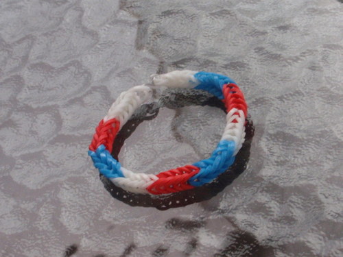 Náramek loom bands Čechy — foto 3
