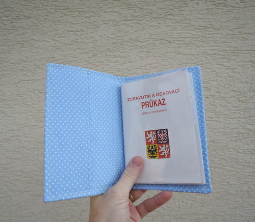 Obal na očkovací průkaz - Gorjuss v modré — foto 5