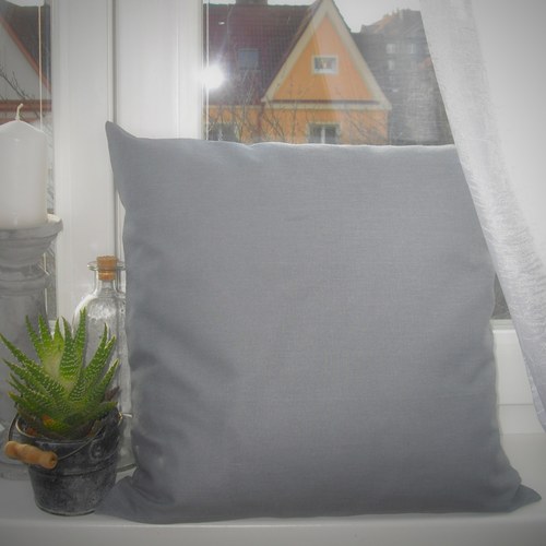 Polštářek šedivý — foto 3