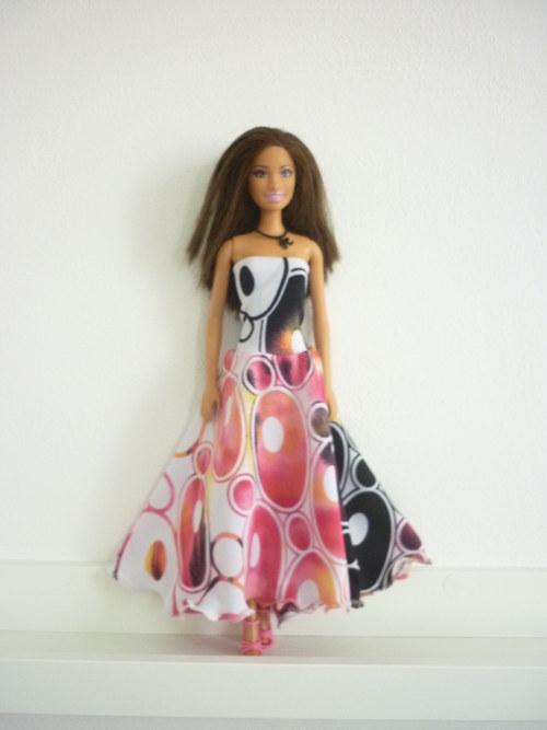 Šaty na panenku Barbie — foto 2