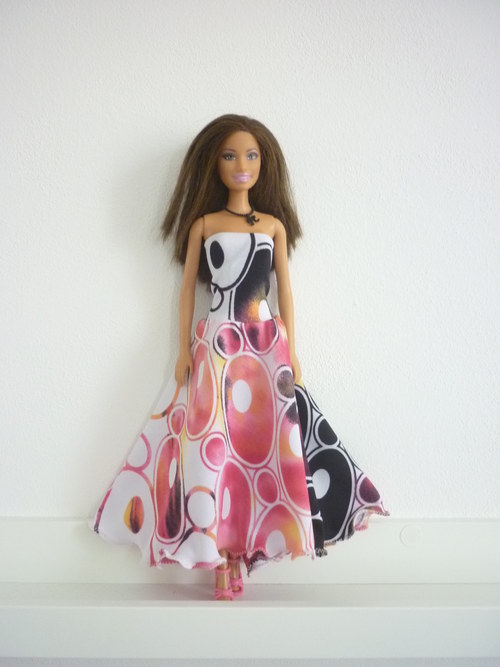 Šaty na panenku Barbie — foto 3