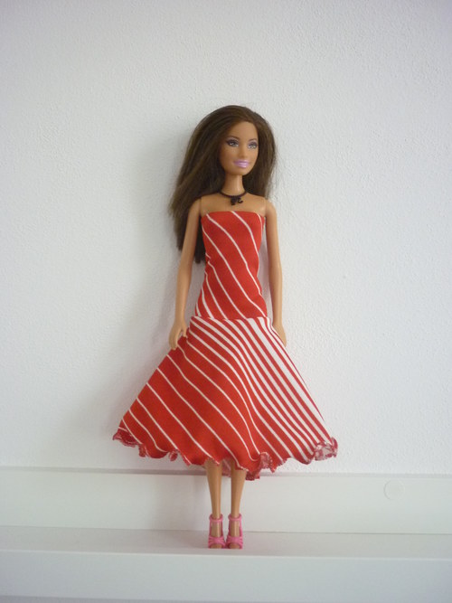 Šaty na panenku Barbie — foto 2