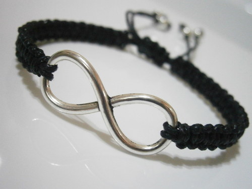Infinity náramek černý (macramé) — foto 3