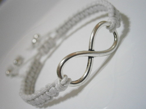 Infinity náramek bílý (macramé) — foto 3