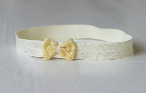 Čelenka pro newborn - smetanová mini mašlička — foto 2