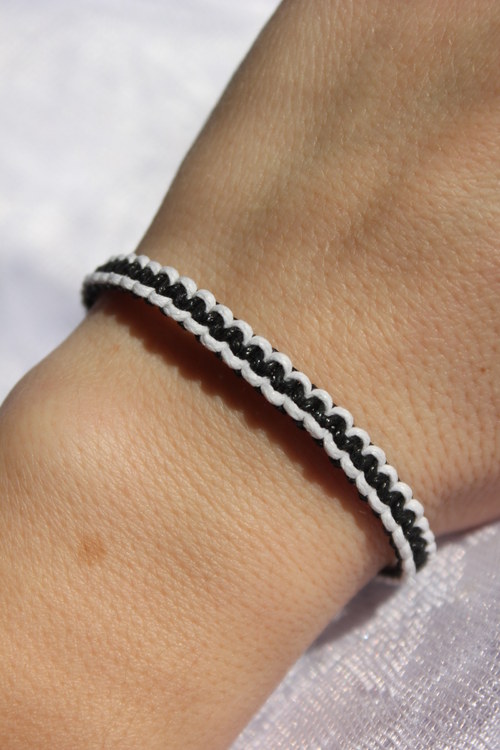 Černobílý.. Náramek macramé/shamballa — foto 3