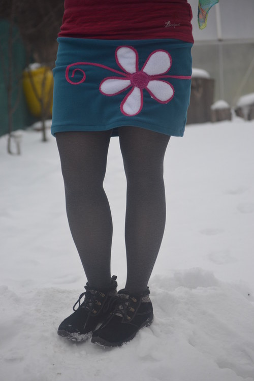 Sukýnka teploučká s kytkou... — foto 2