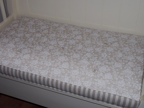 Futon, růže na režné — foto 2