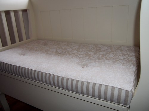 Futon, růže na režné — foto 3