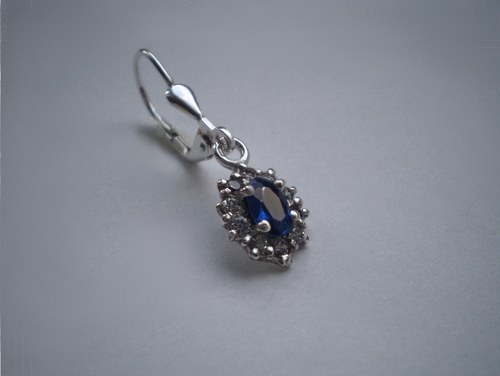 NÁUŠNICE (spinel) — foto 2