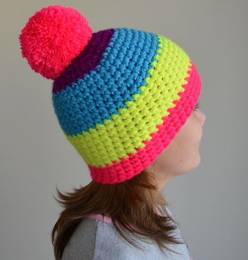 Čepice NEON YELLOW PINK háčkovaná s bambulí — foto 4