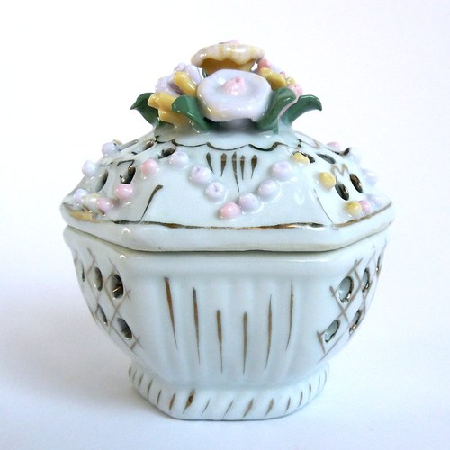 Porcelánová šperkovnice, dóza na drobnosti — foto 2