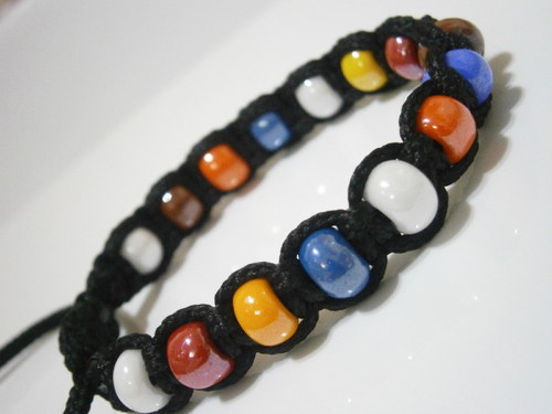 Barevný náramek (macramé) — foto 2