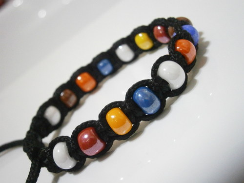 Barevný náramek (macramé) — foto 3