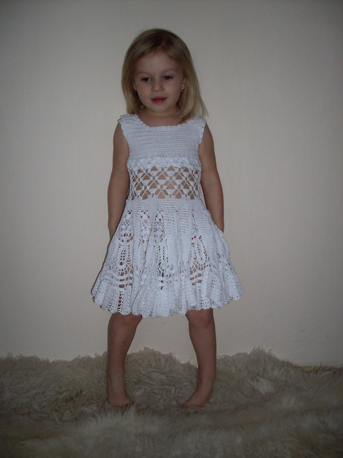 Bílé šatičky — foto 5