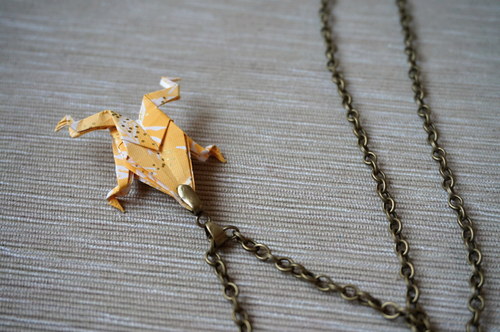 Origami žabka na krk — foto 2