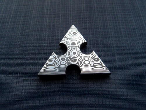 Damasteel Přívěsek Triangl — foto 4