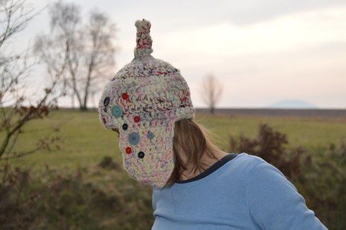 Ušanka knoflíková — foto 2