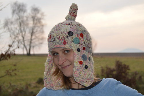 Ušanka knoflíková — foto 3