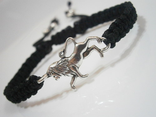 "Lev" náramek (macramé) — foto 2
