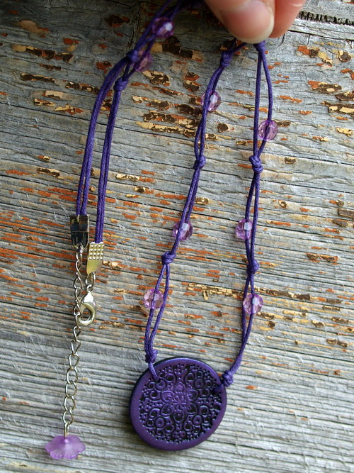 Náhrdelník - fialový ornament — foto 2
