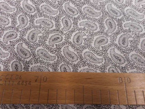 Černé ornamenty na bílé — foto 2