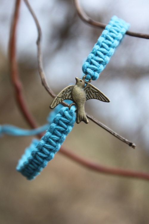 Vzhůru do oblak.. Náramek macramé — foto 4