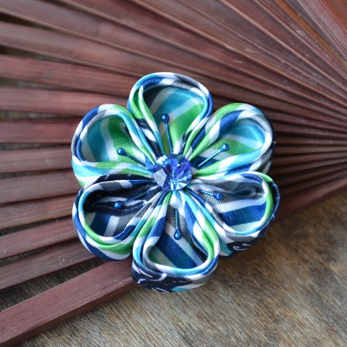 Kanzashi květ Striped — foto 3