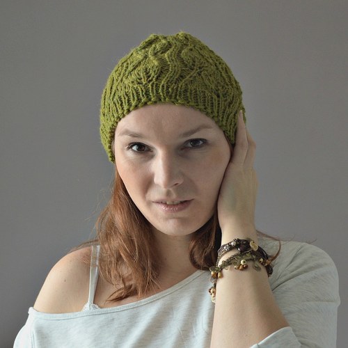 Pletená čapka ... světle olivová — foto 2