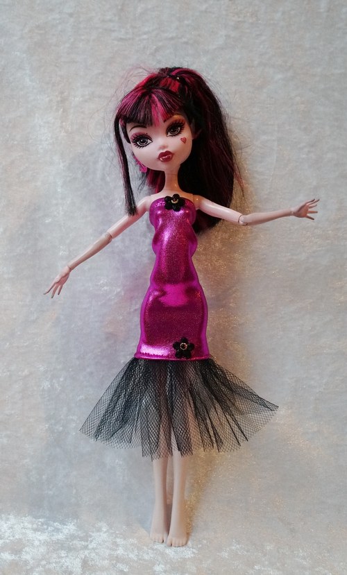 Draculaura jde na jarní párty — foto 2
