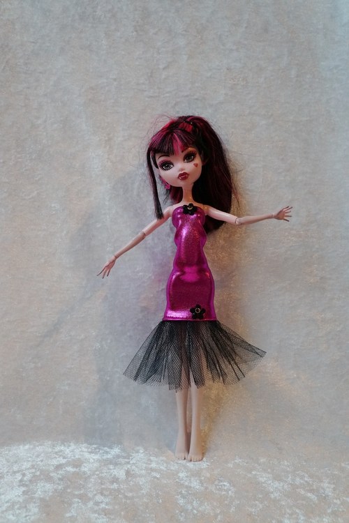 Draculaura jde na jarní párty — foto 3