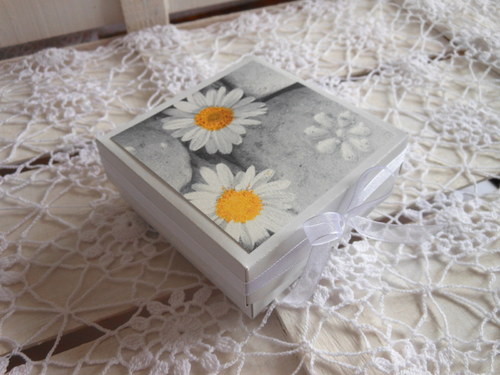 KOPRETINY - dárková krabička 8x8x3 cm — foto 2