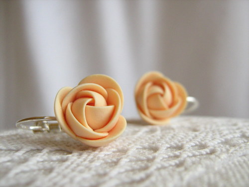 Peach cream, malé visací náušnice — foto 4
