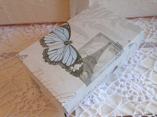 BUTTERFLIES - dárková krabička 8x8x3 cm — foto 2