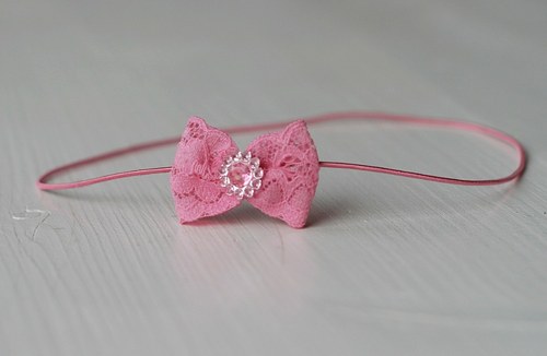 Čelenka pro newborn - krajková mašlička — foto 3
