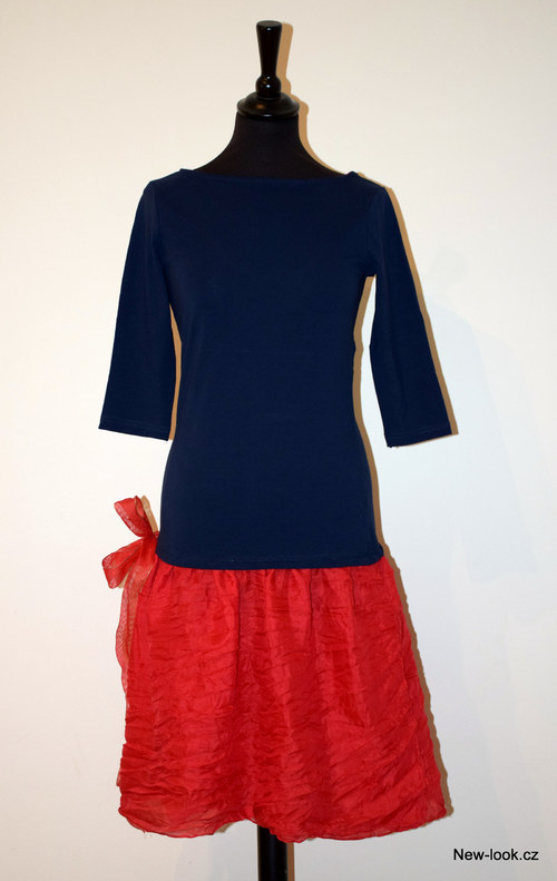 Šátkové šaty s aplikací - RED&BLUE — foto 4