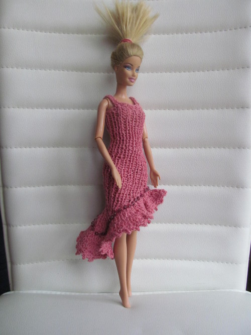 Koktejlové šaty pro Barbie — foto 2