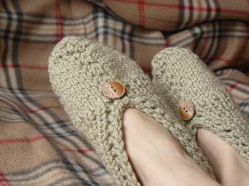 Papuče béžové s knoflíčkem — foto 2