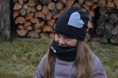 Nákrčník... černý puntík — foto 2