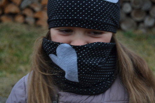 Nákrčník... černý puntík — foto 3