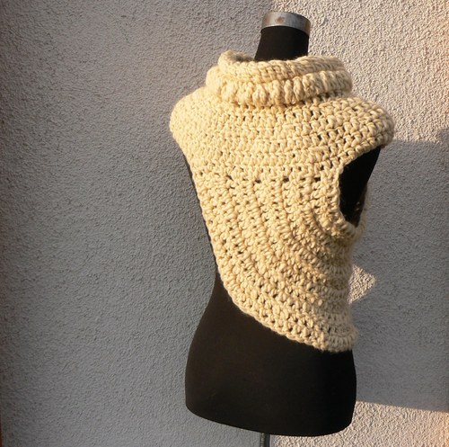 Ručně předené poncho Hunger Games — foto 3