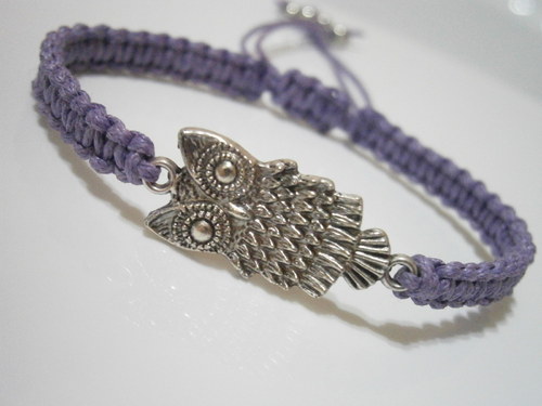 Náramek se sovičkou - fialový (macramé) — foto 4