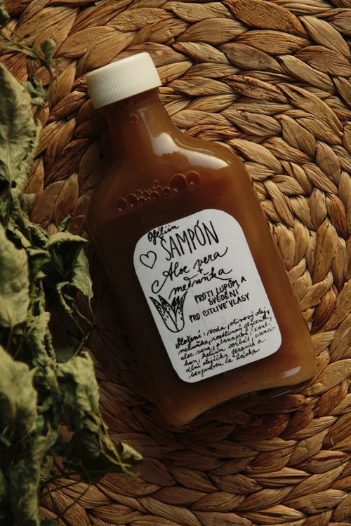 Šampón meduňka & aloe vera proti lupům — foto 4