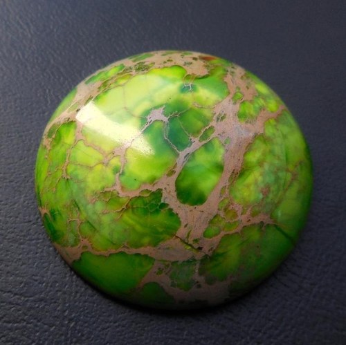 Variscit - kabošon (30 x 30 x 7 mm) — foto 2