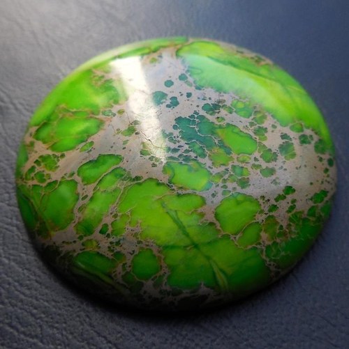 Variscit - kabošon (35 x 35 x 8 mm) — foto 2