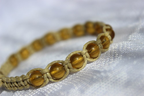 S kapkami medu.. Náramek macramé/shamballa — foto 6